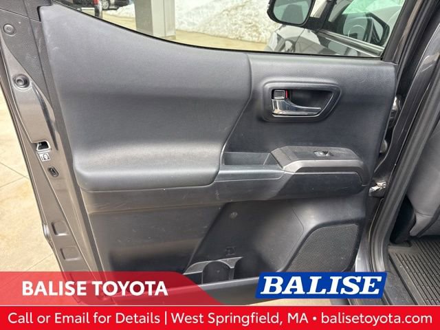 Used 2018 Toyota Tacoma TRD Off-Road w/ Technology Package image 24