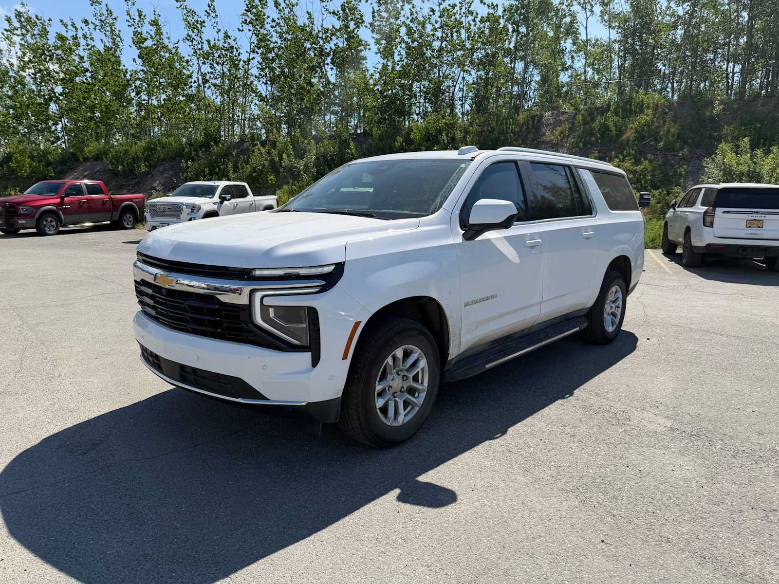 Used 2025 Chevrolet Suburban LS AWD/4WD image 1