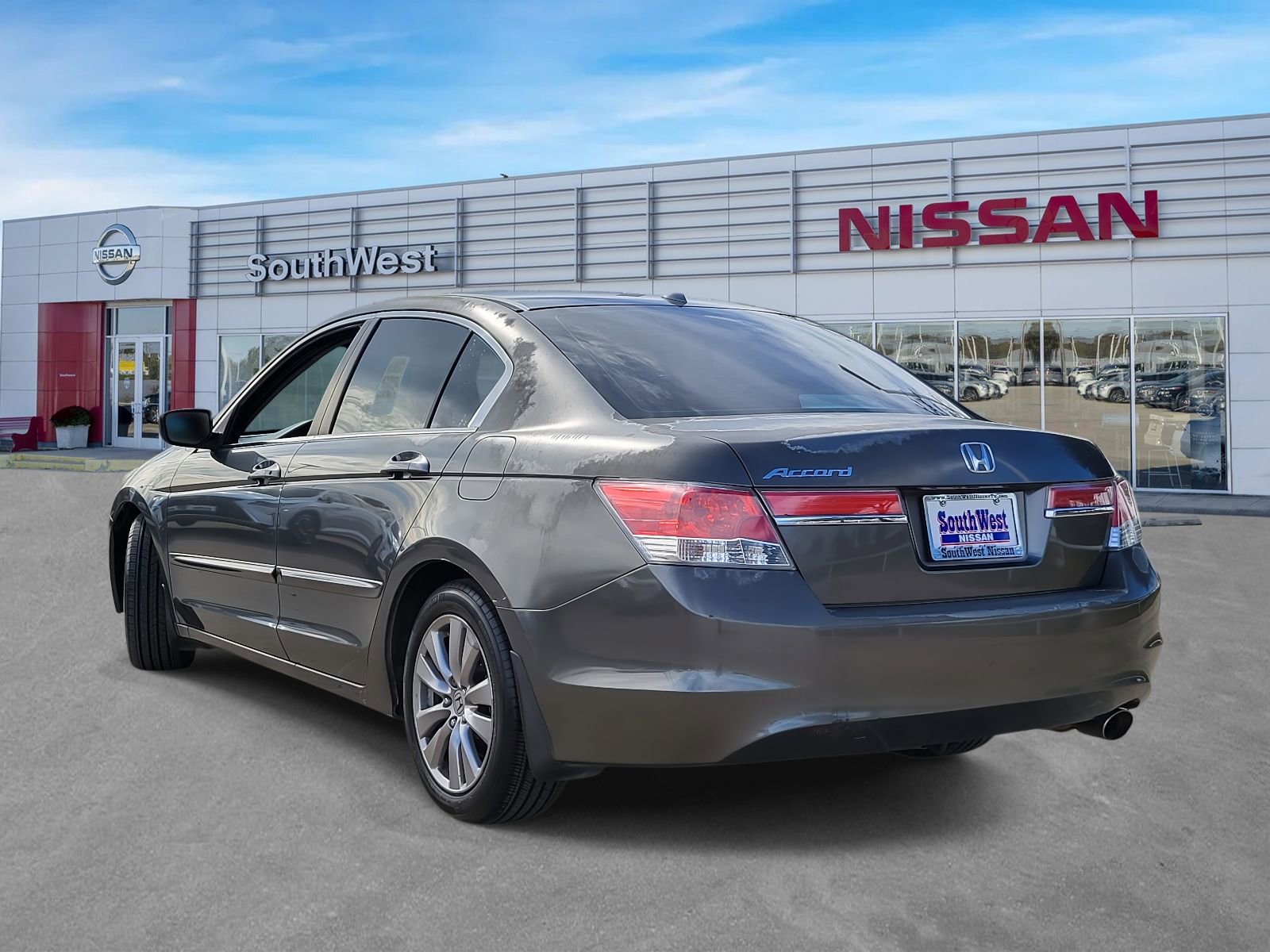 Used 2011 Honda Accord EX-L image 6