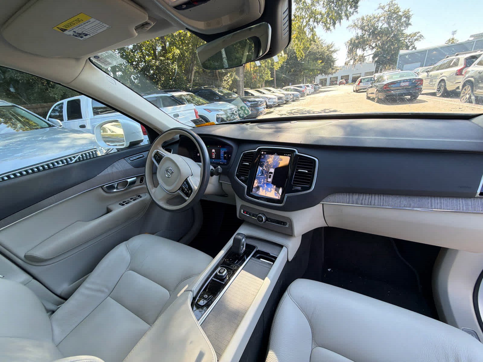 Used 2024 Volvo XC90 B6 Plus w/ Protection Package AWD/4WD image 18