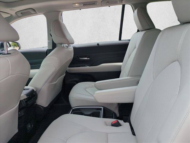 Used 2026 Toyota Grand Highlander FWD image 18