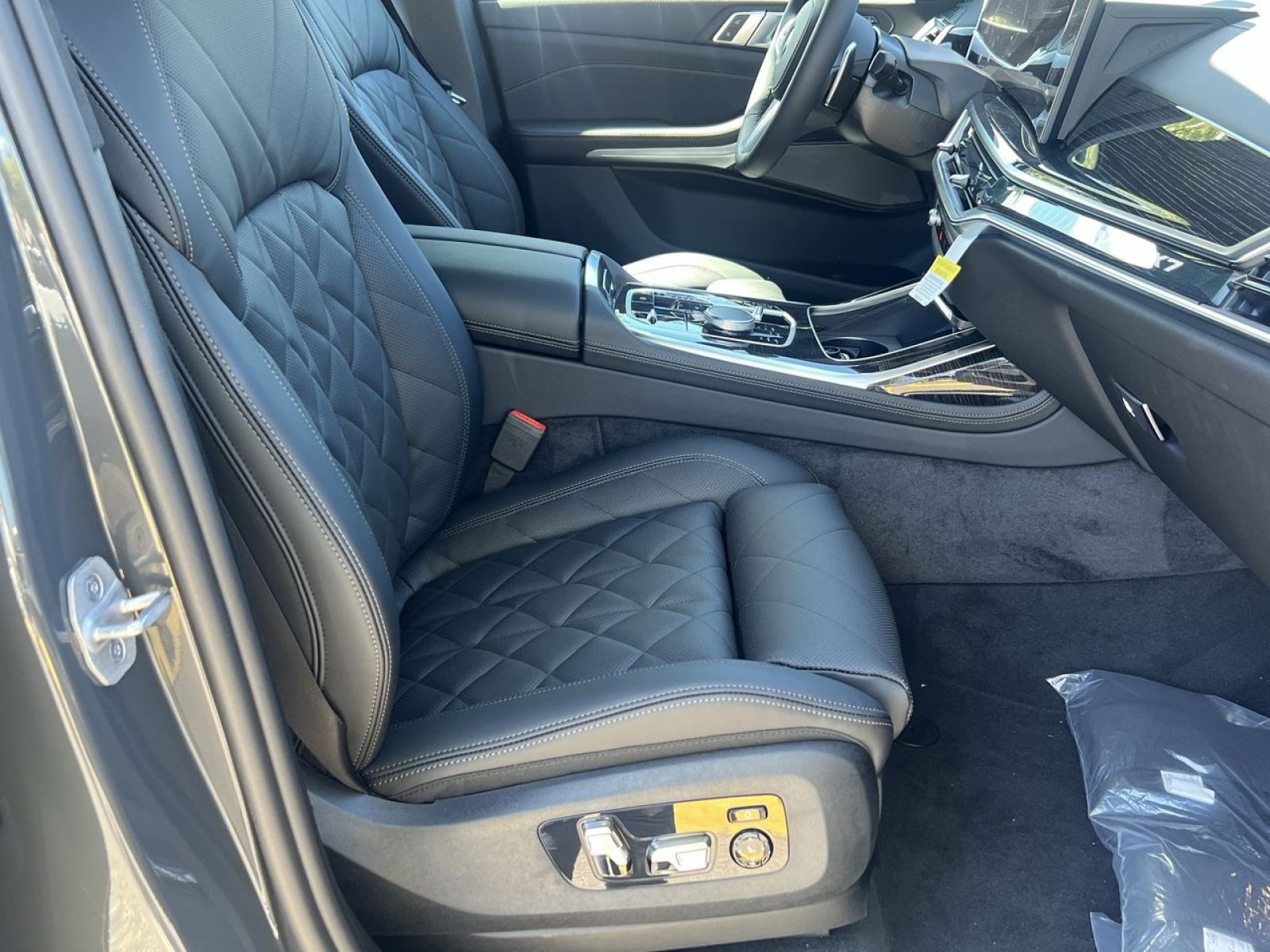 New 2026 BMW X7 xDrive40i w/ M Sport Package image 26
