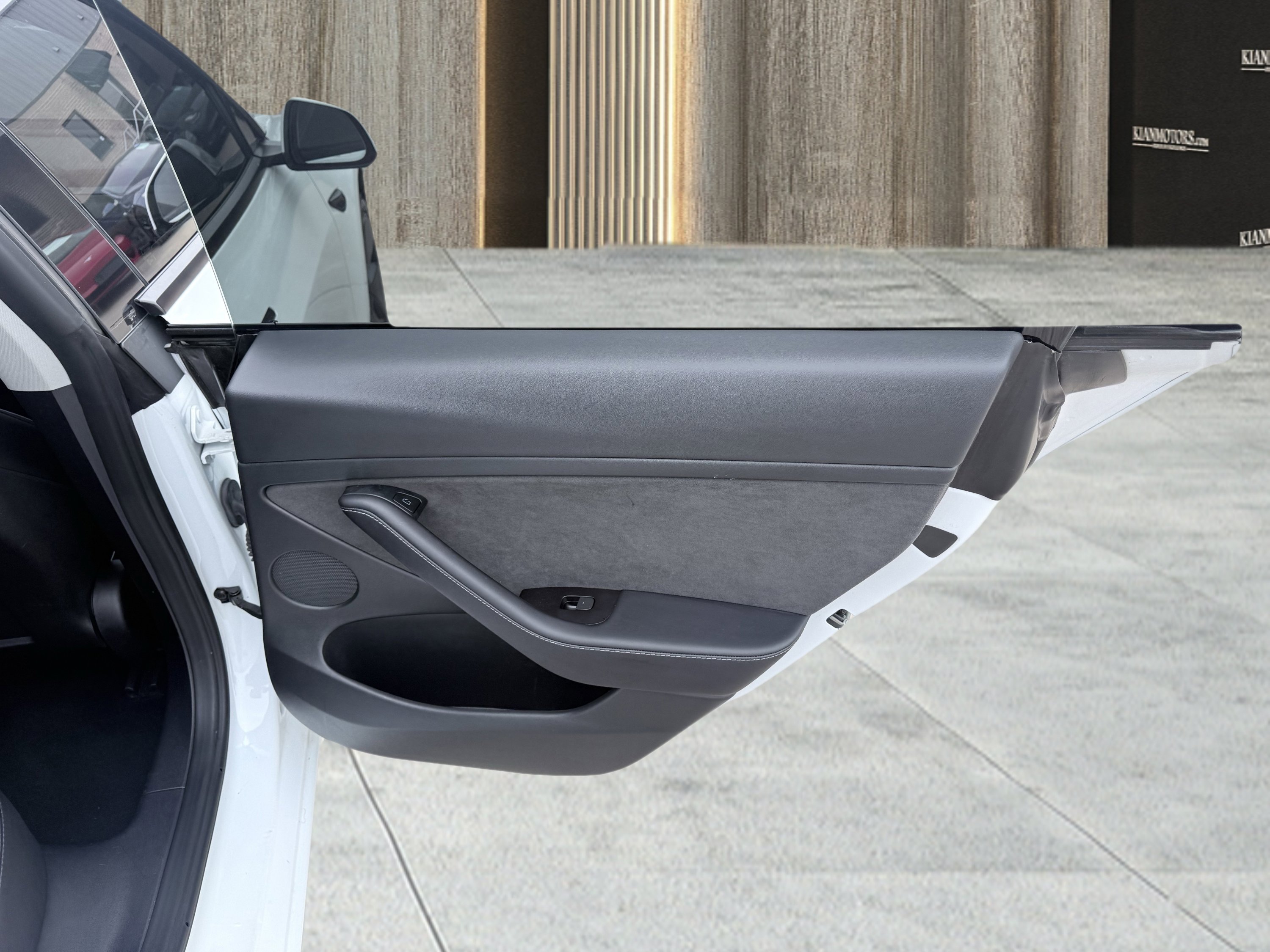 Used 2023 Tesla Model 3 Standard Range image 40