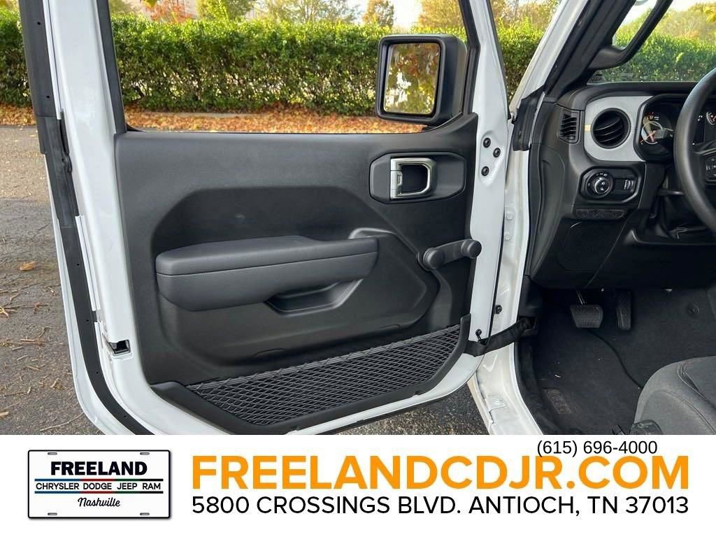 New 2024 Jeep Gladiator Sport image 16