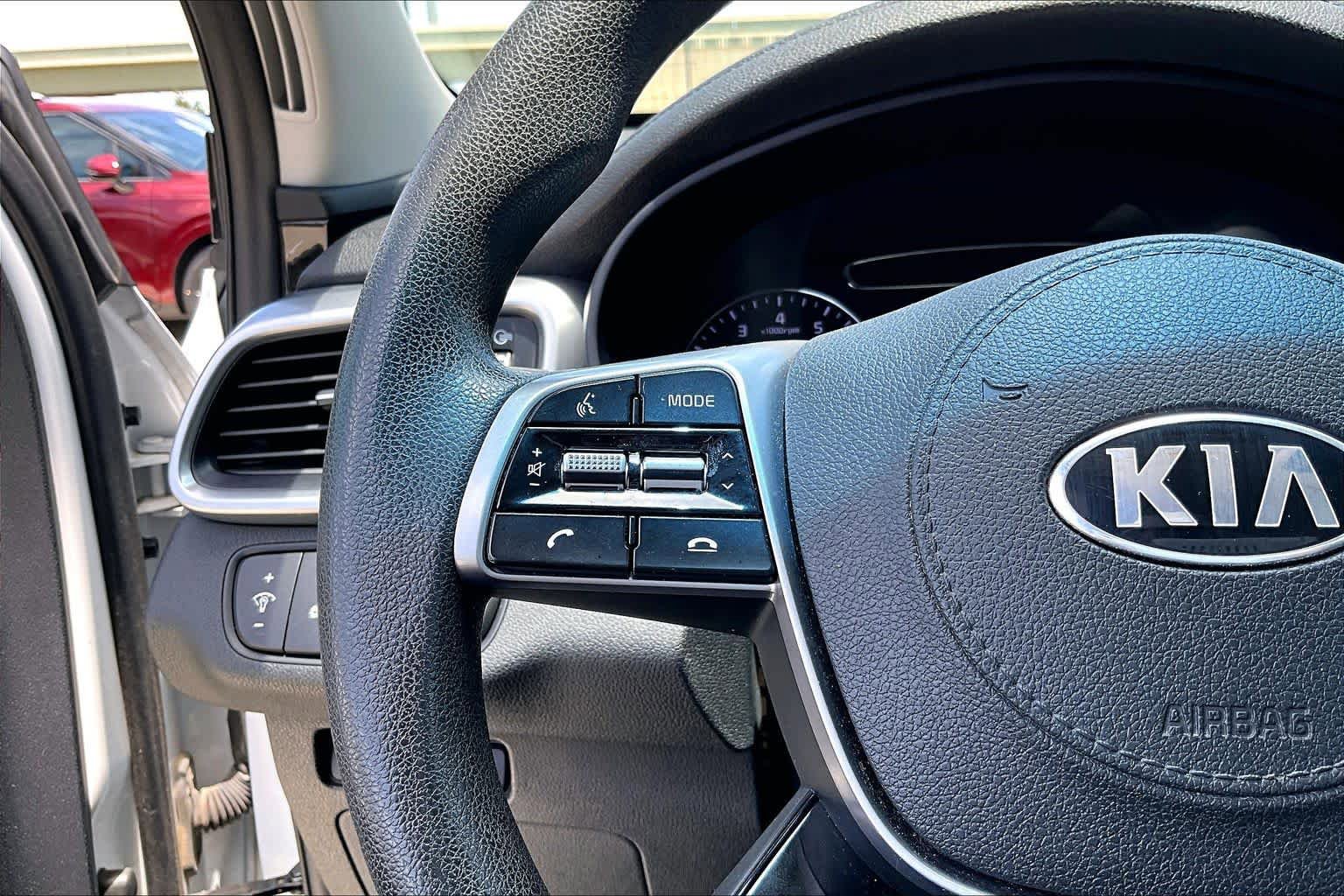 Used 2019 Kia Sorento FWD V6 image 21