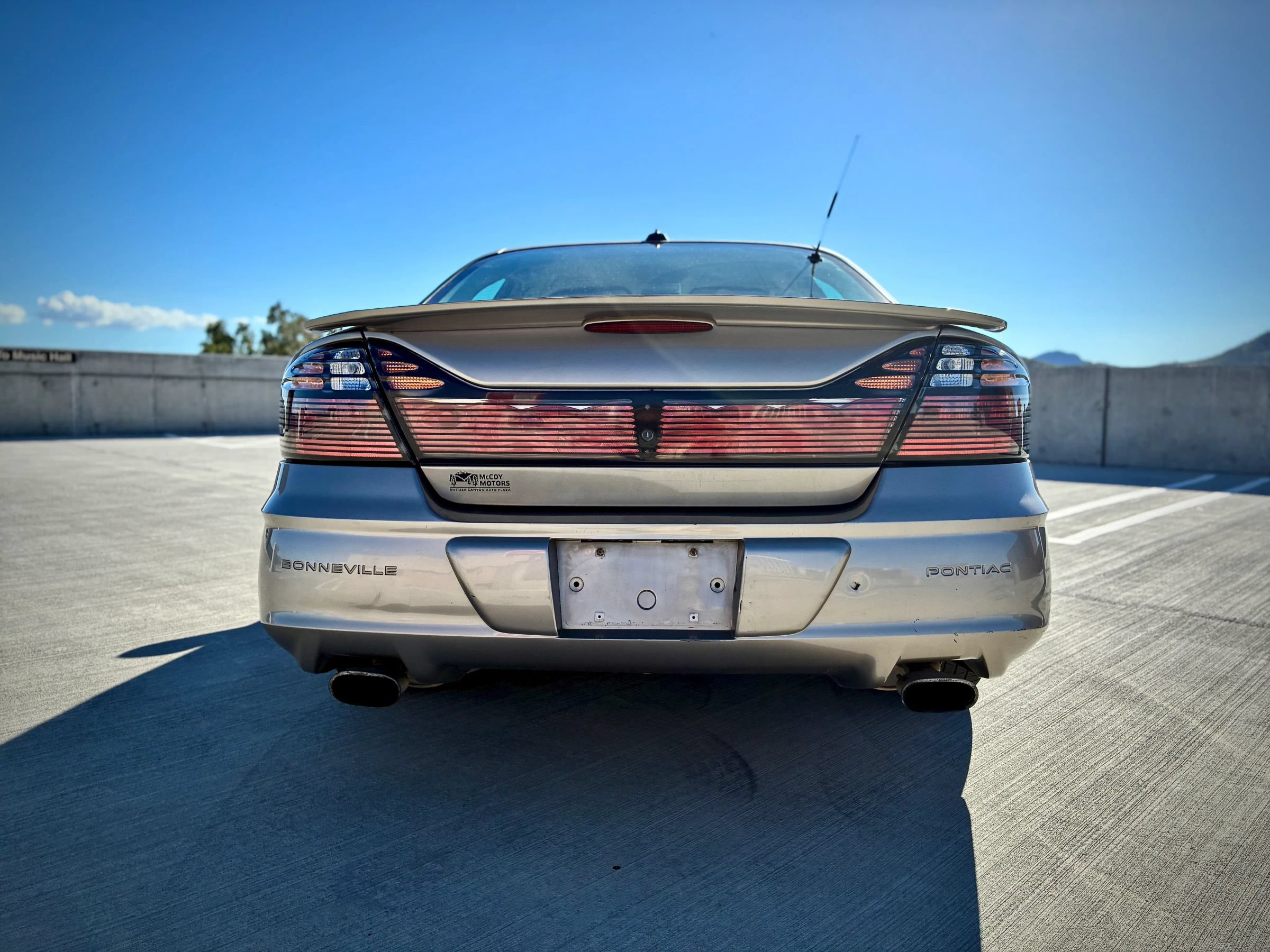 Used 2003 Pontiac Bonneville SLE FWD image 11