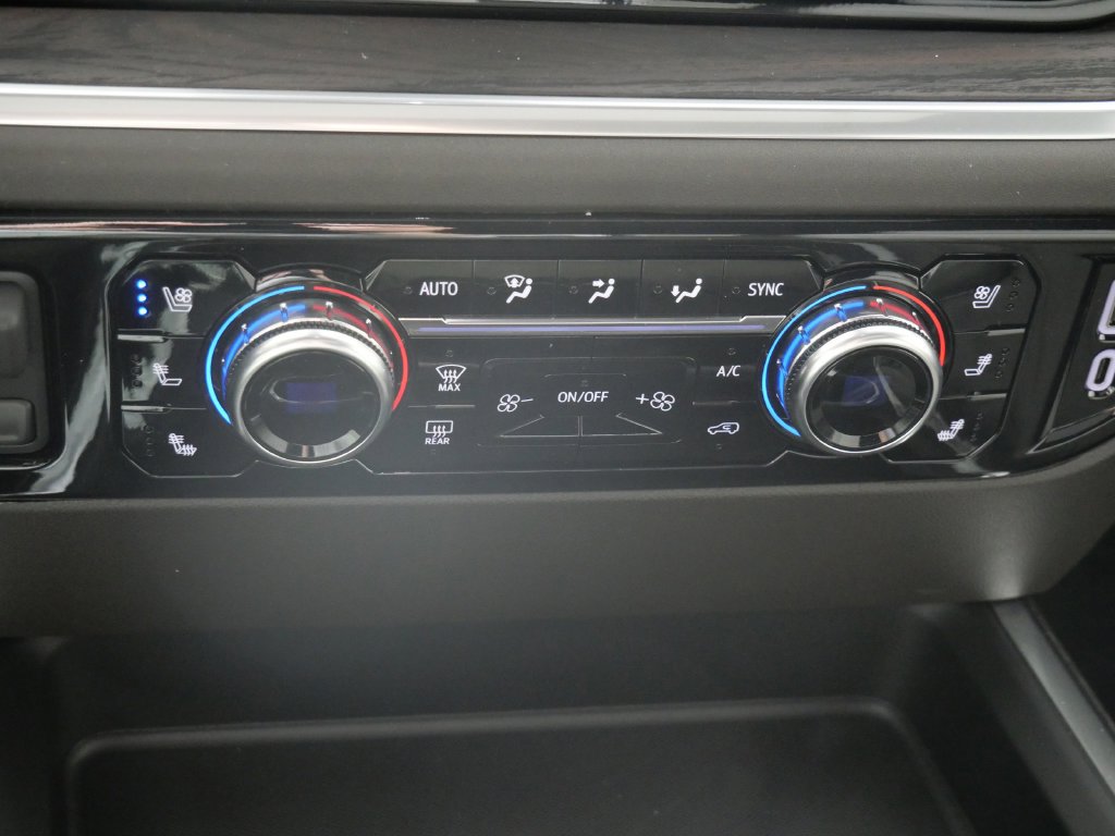 New 2026 GMC Sierra 3500 SLT w/ SLT Premium Package AWD/4WD image 20
