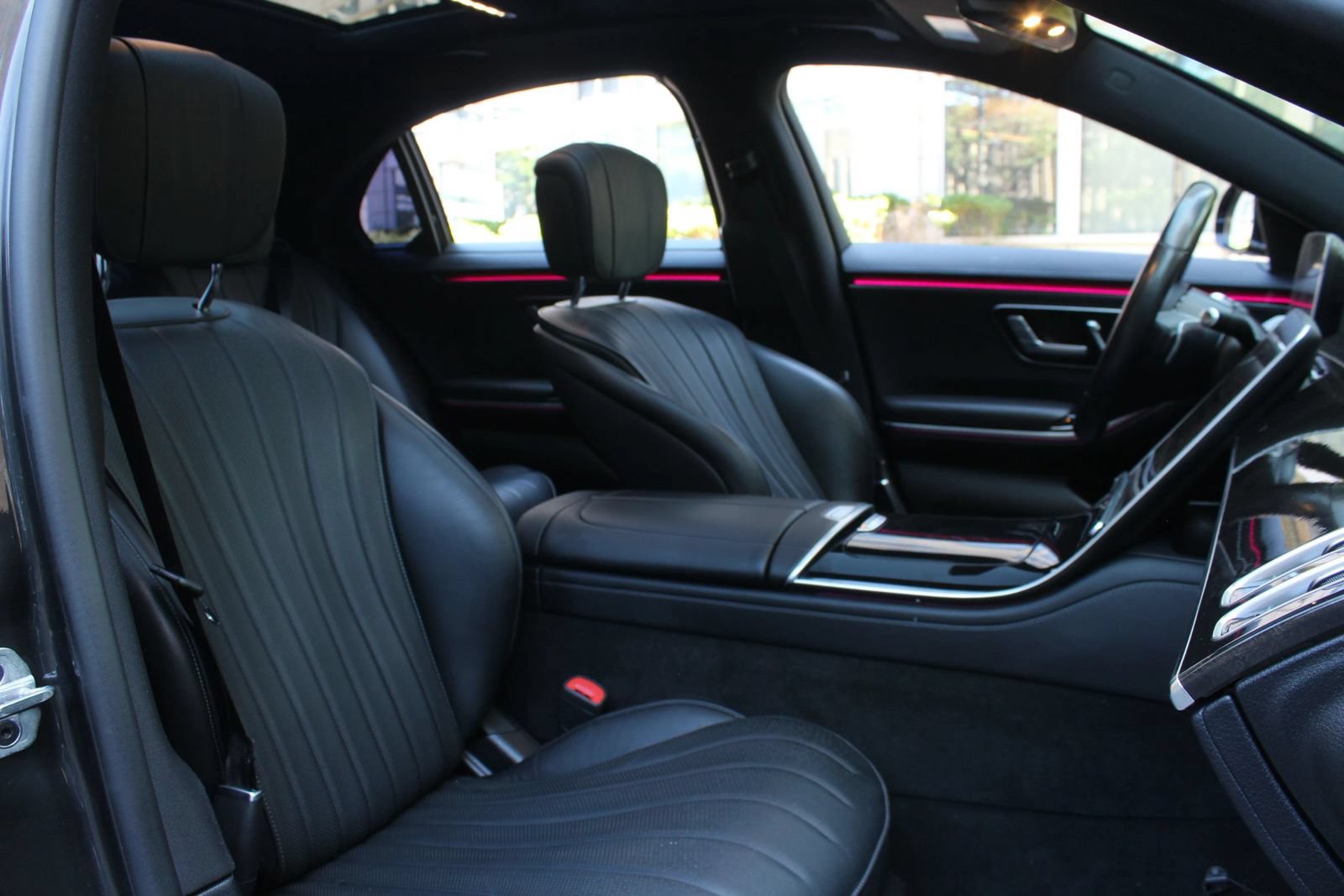 Used 2022 Mercedes-Benz S 580 4MATIC Sedan w/ AMG Line Package image 30