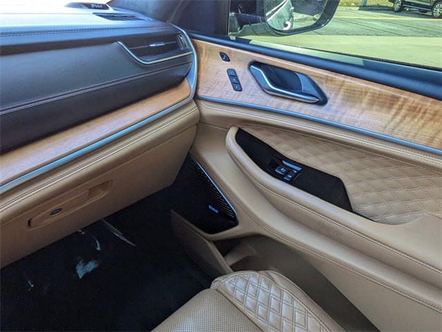 Used 2021 Jeep Grand Cherokee L Summit image 20