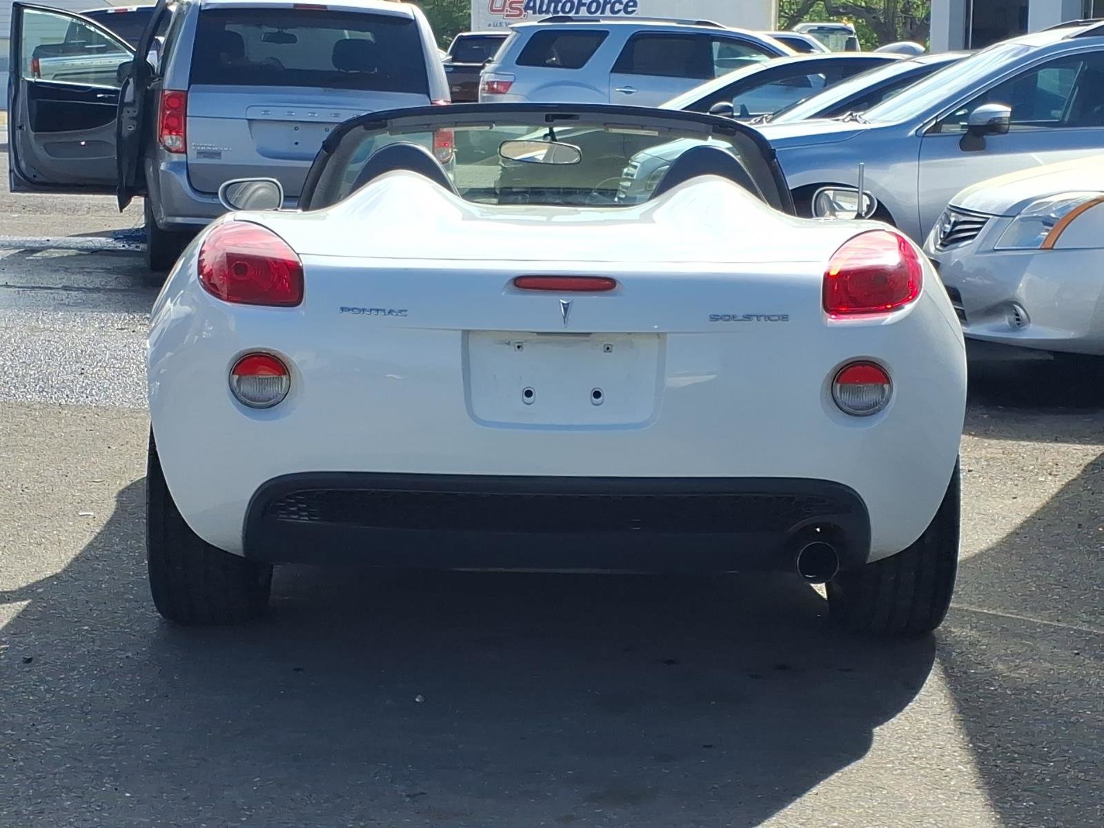 Used 2006 Pontiac Solstice Convertible w/ Premium Package image 4