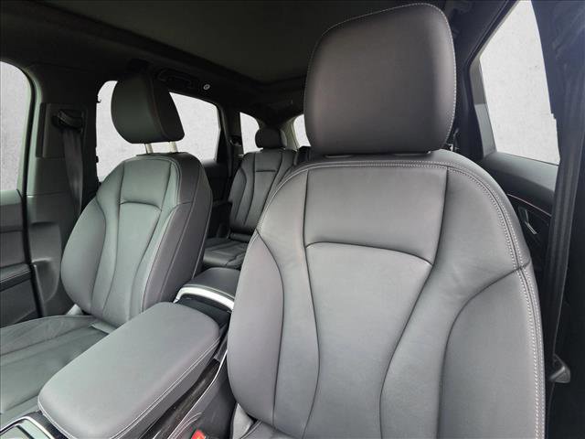 Used 2025 Audi Q7 2.0T Premium Plus w/ Premium Plus Package AWD/4WD image 12