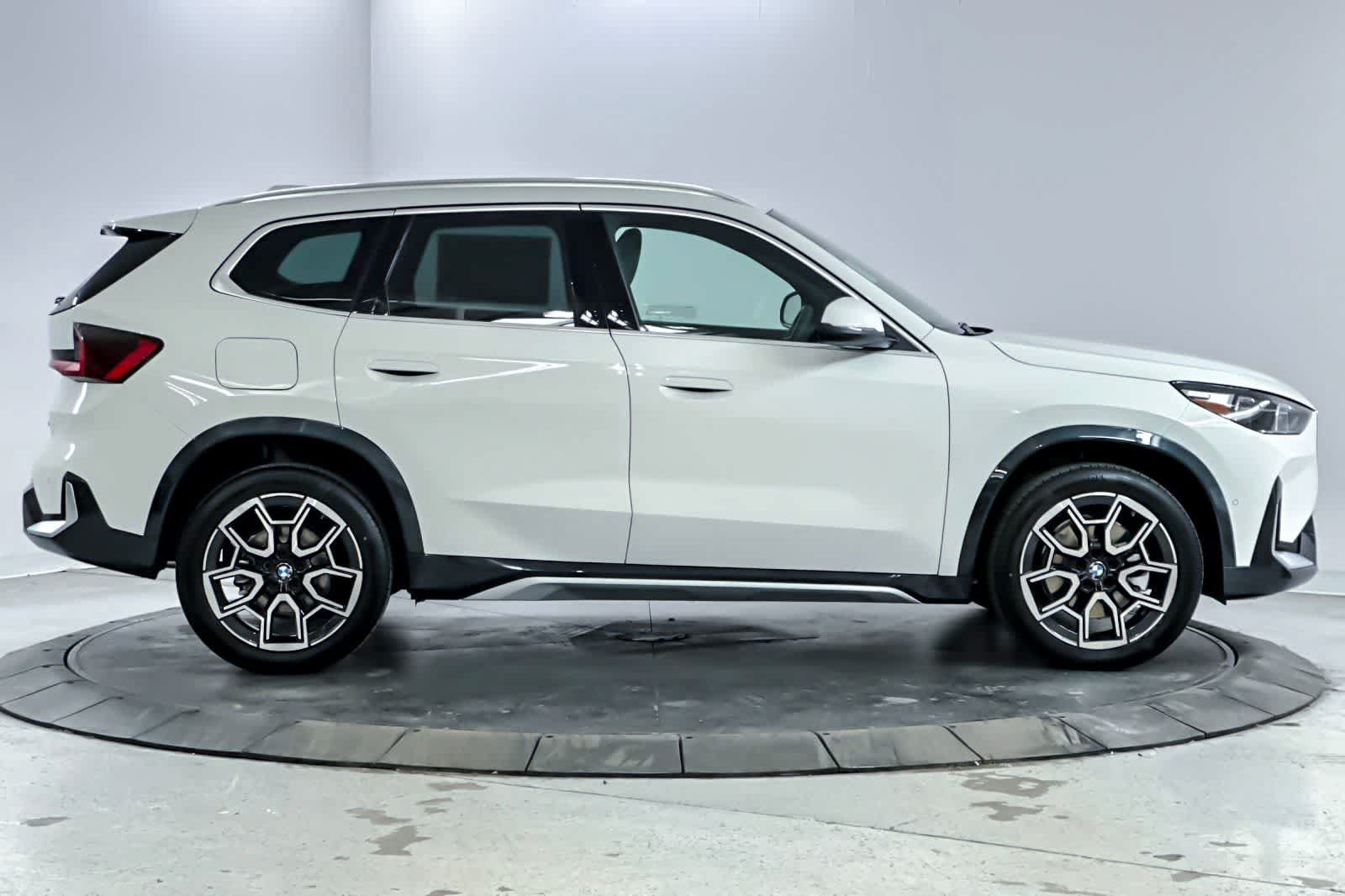 Used 2026 BMW X1 xDrive28i w/ Convenience Package AWD/4WD image 8