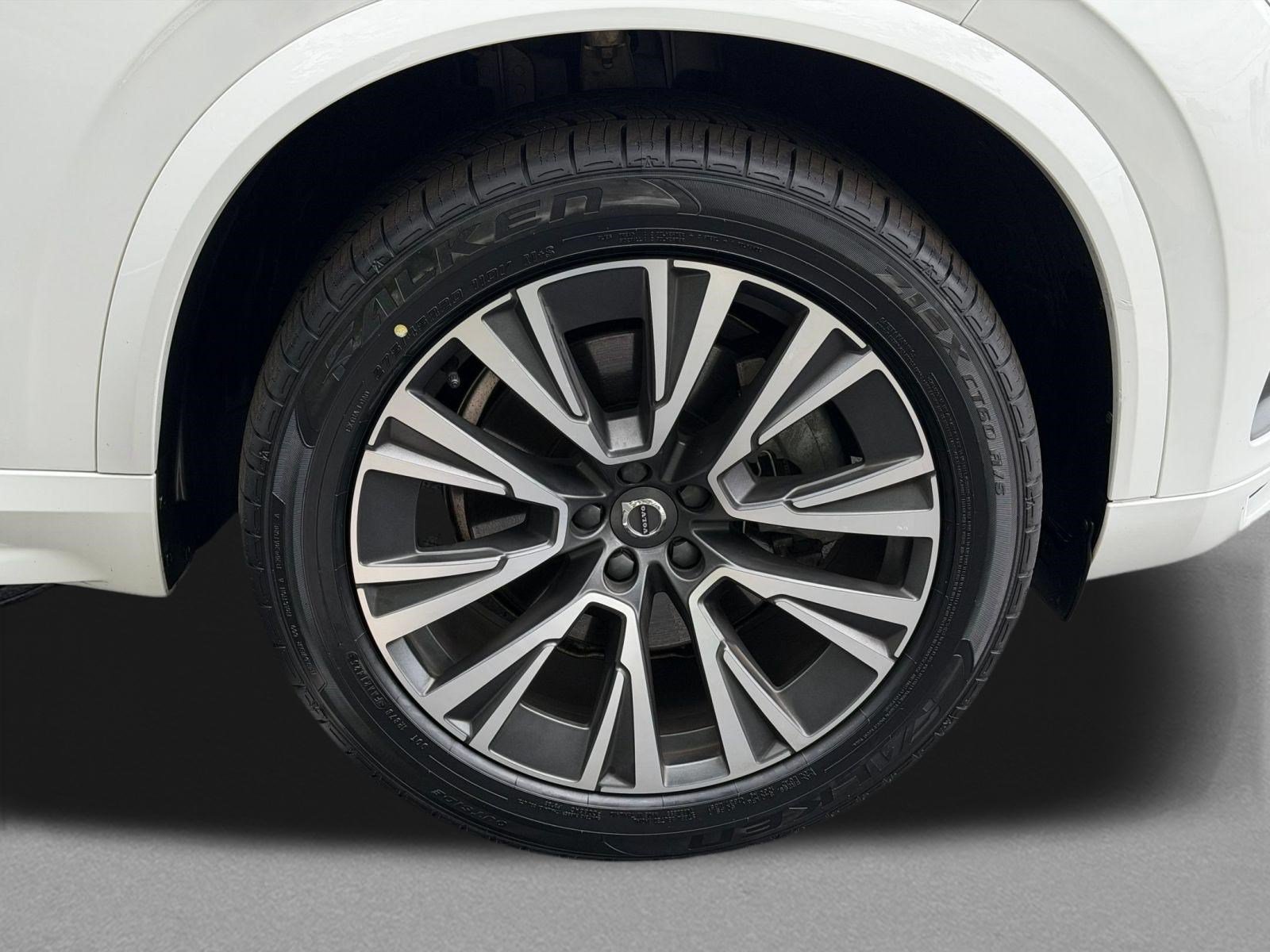 Used 2020 Volvo XC90 T5 Momentum w/ Protection Package AWD/4WD image 13