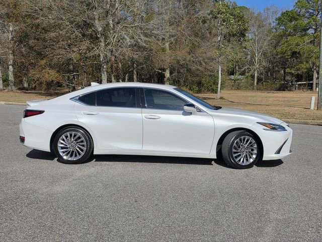 Certified 2023 Lexus ES 300h Ultra Luxury w/ Accessory Package (Z2) image 39