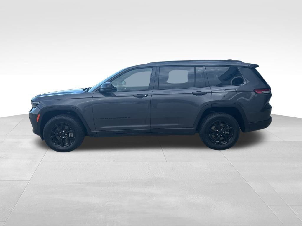Used 2024 Jeep Grand Cherokee L Laredo image 4