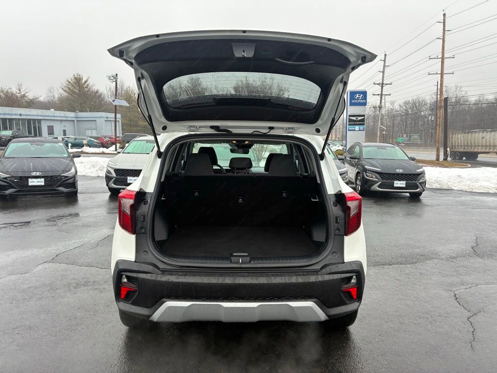 Used 2024 Kia Seltos LX image 11