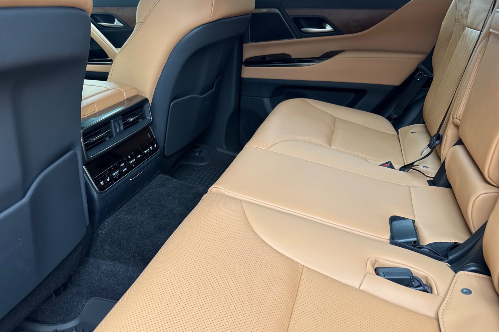 New 2026 Lexus LX 700h Luxury w/ Appearance Package AWD/4WD image 10
