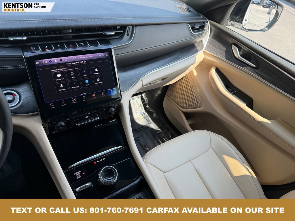 Used 2024 Jeep Grand Cherokee Limited image 23