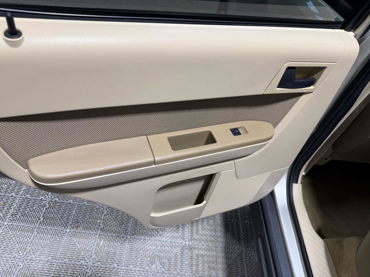 Used 2010 Ford Escape XLT image 22