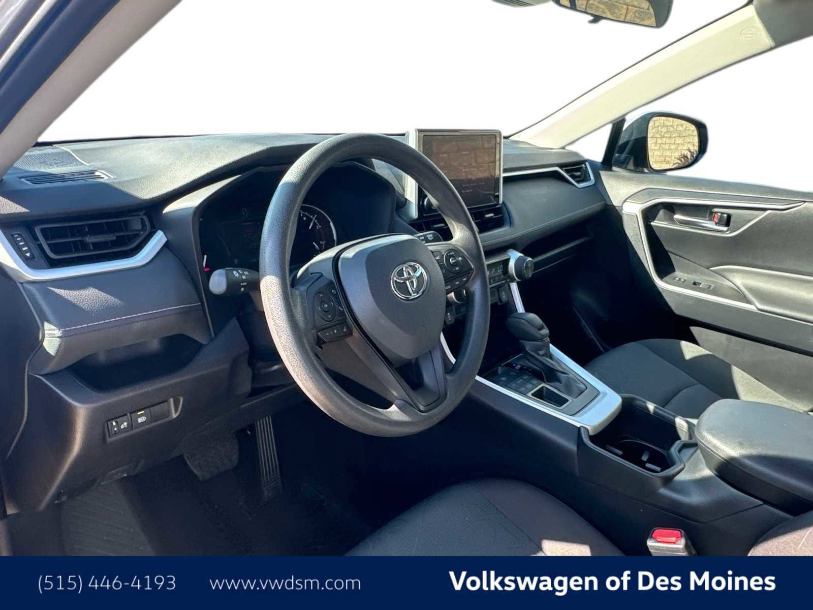 Used 2025 Toyota RAV4 XLE image 2