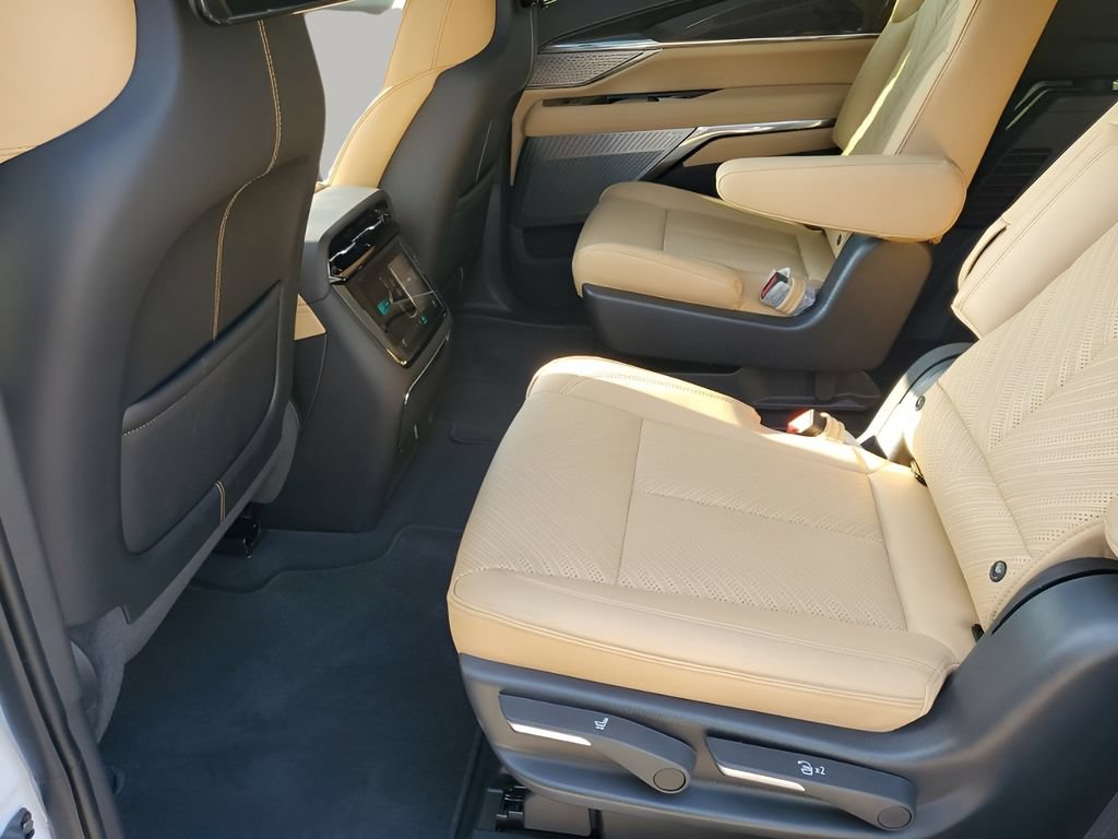 New 2026 Cadillac Escalade IQ Sport 2 w/ LPO, ONYX Package AWD/4WD image 20