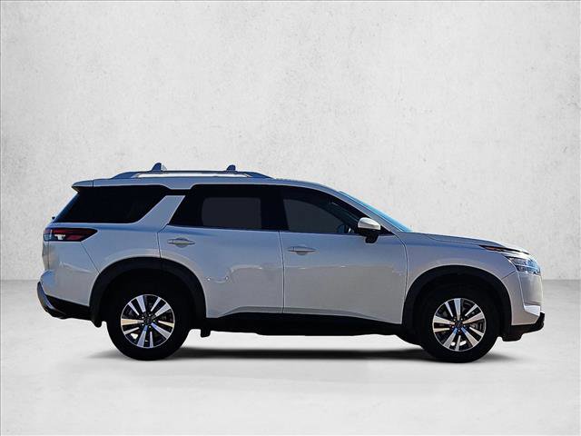 Used 2023 Nissan Pathfinder SL image 4