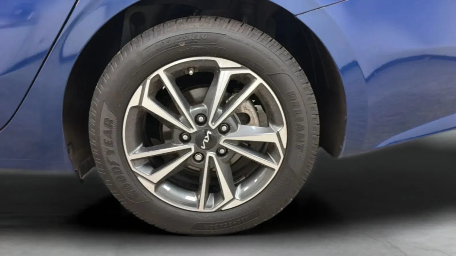 Used 2024 Kia Forte LXS w/ LXS Technology Package FWD image 30