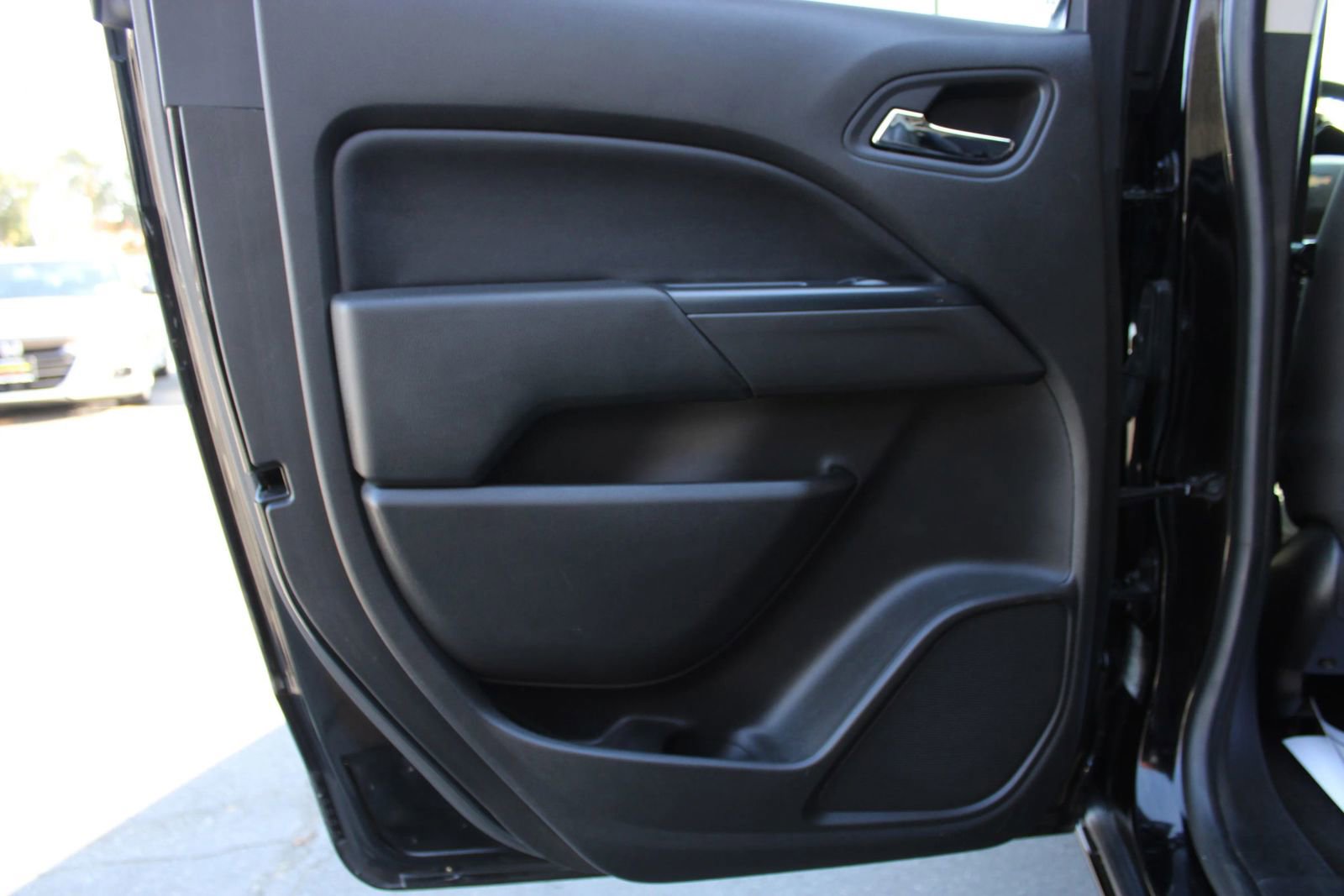 Used 2015 Chevrolet Colorado LT w/ LT Convenience Package RWD image 8