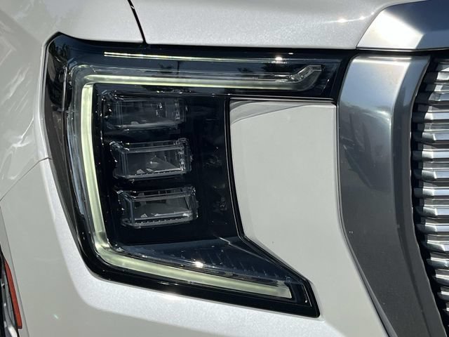 Used 2022 GMC Yukon Denali AWD/4WD image 9