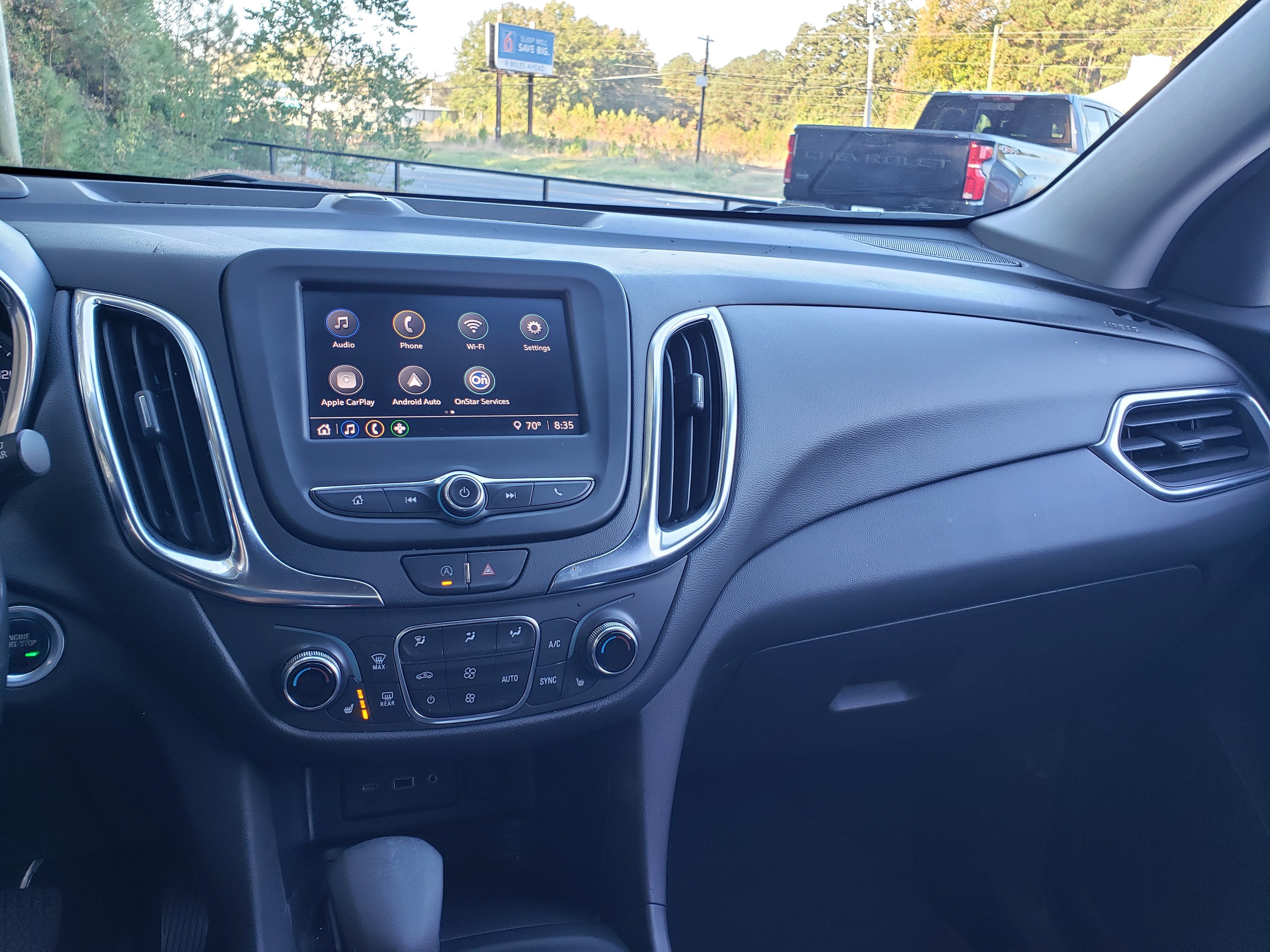 Used 2022 Chevrolet Equinox LT w/ Driver Convenience Package image 18