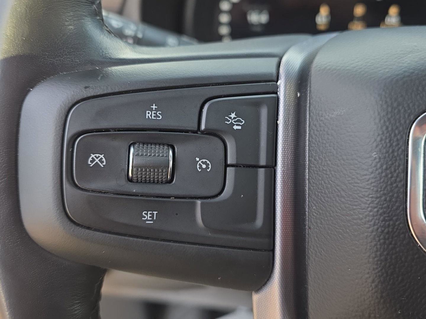 Used 2022 GMC Yukon SLT w/ SLT Premium Package image 22