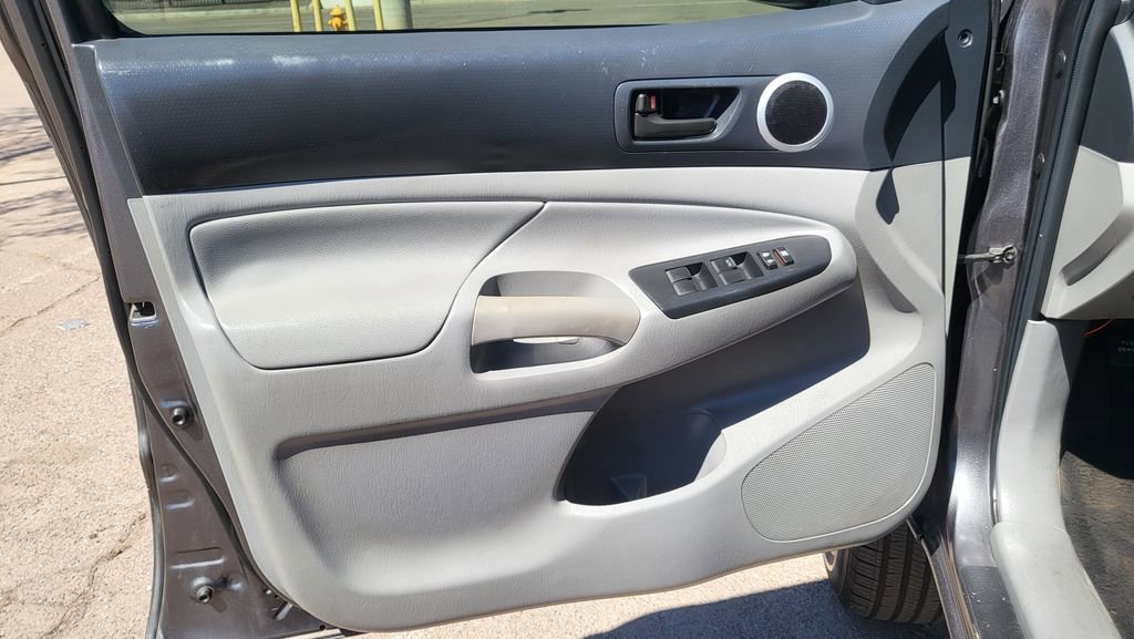 Used 2013 Toyota Tacoma PreRunner w/ SR5 Pkg RWD image 22