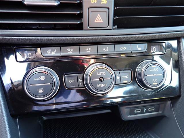 Used 2021 Volkswagen Jetta SE w/ SE Cold Weather Package FWD image 19