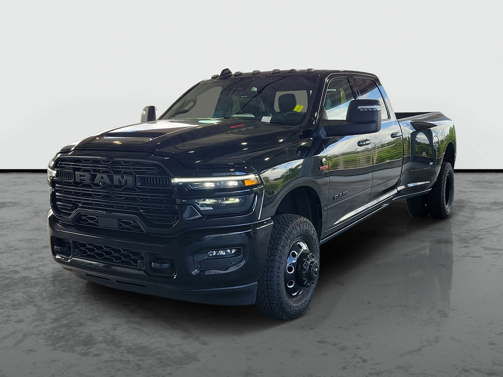 Used 2025 RAM 2500 Limited AWD/4WD image 4