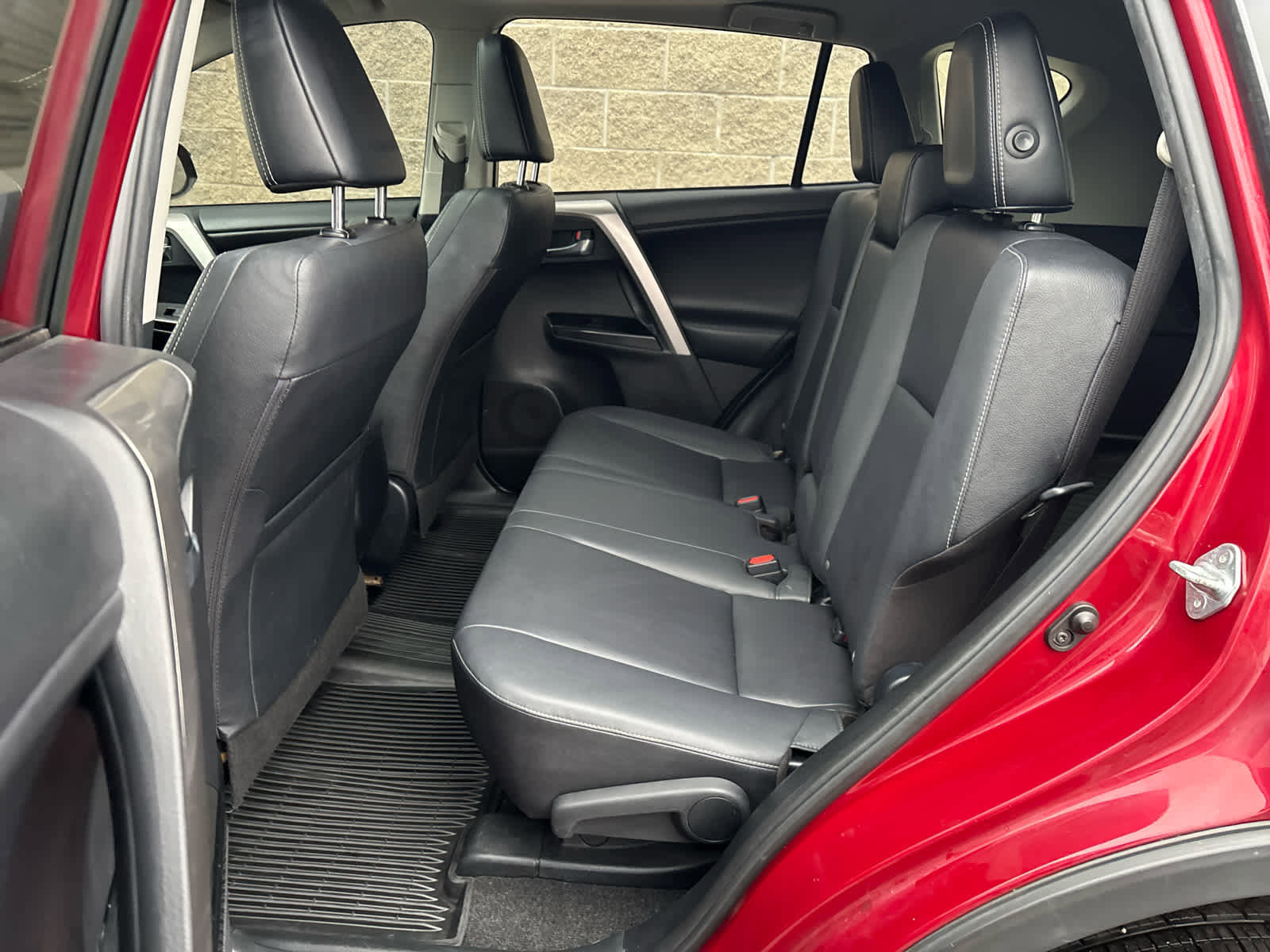 Used 2018 Toyota RAV4 Limited image 39