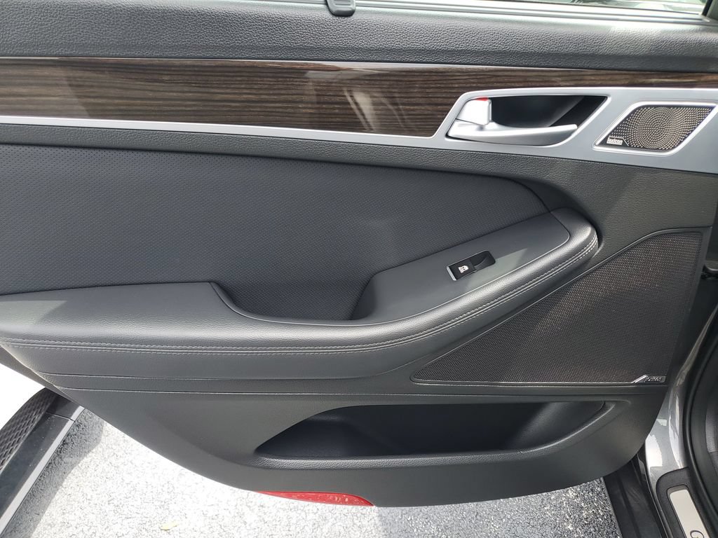 Used 2018 Genesis G80 3.8 w/ Option Group 02 RWD image 10