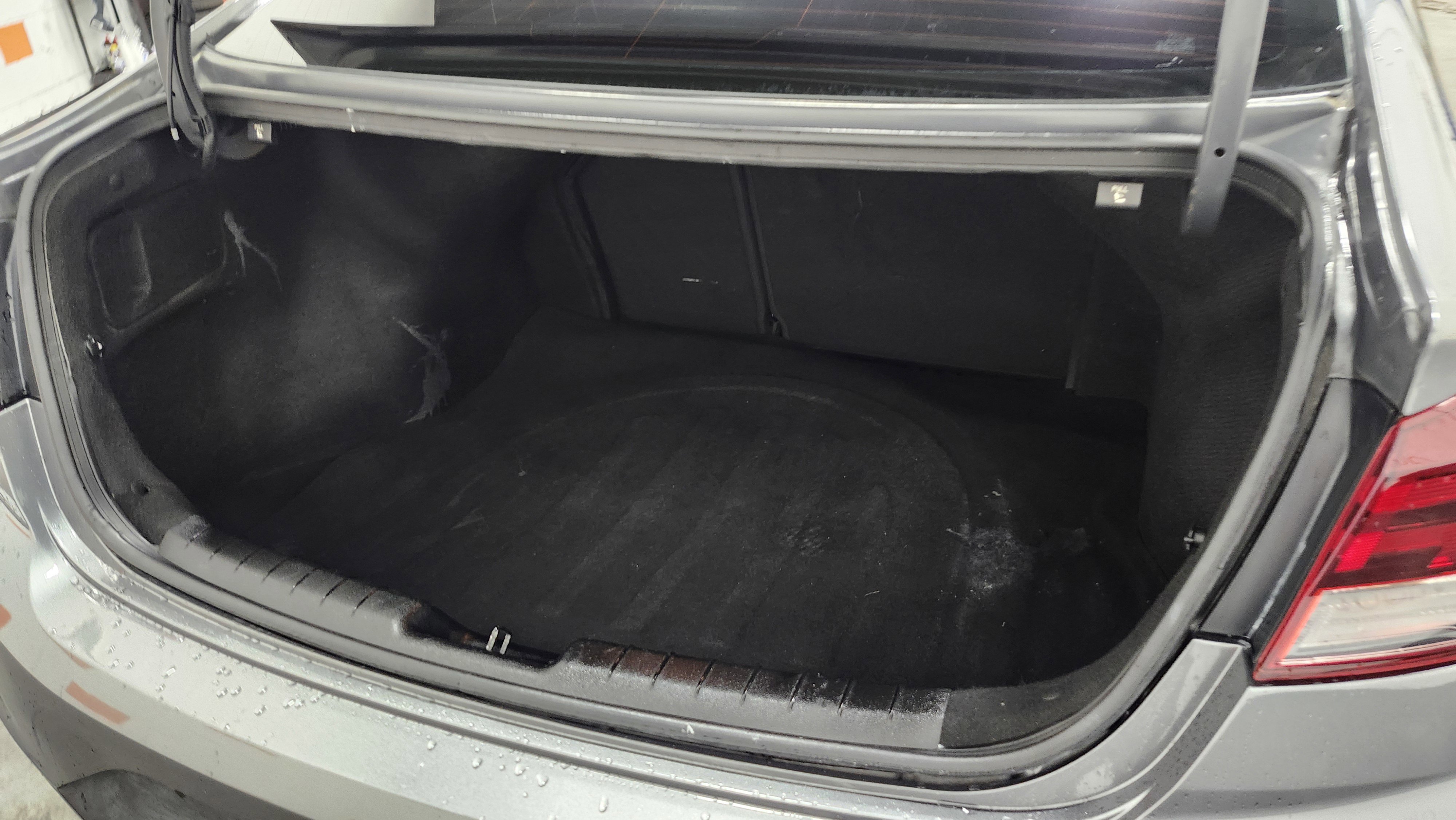 Used 2020 Hyundai Elantra SE w/ Cargo Package (C1) image 19