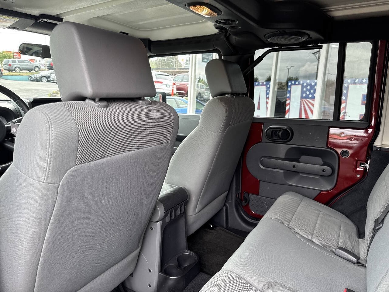 Used 2007 Jeep Wrangler Unlimited Sahara AWD/4WD image 24