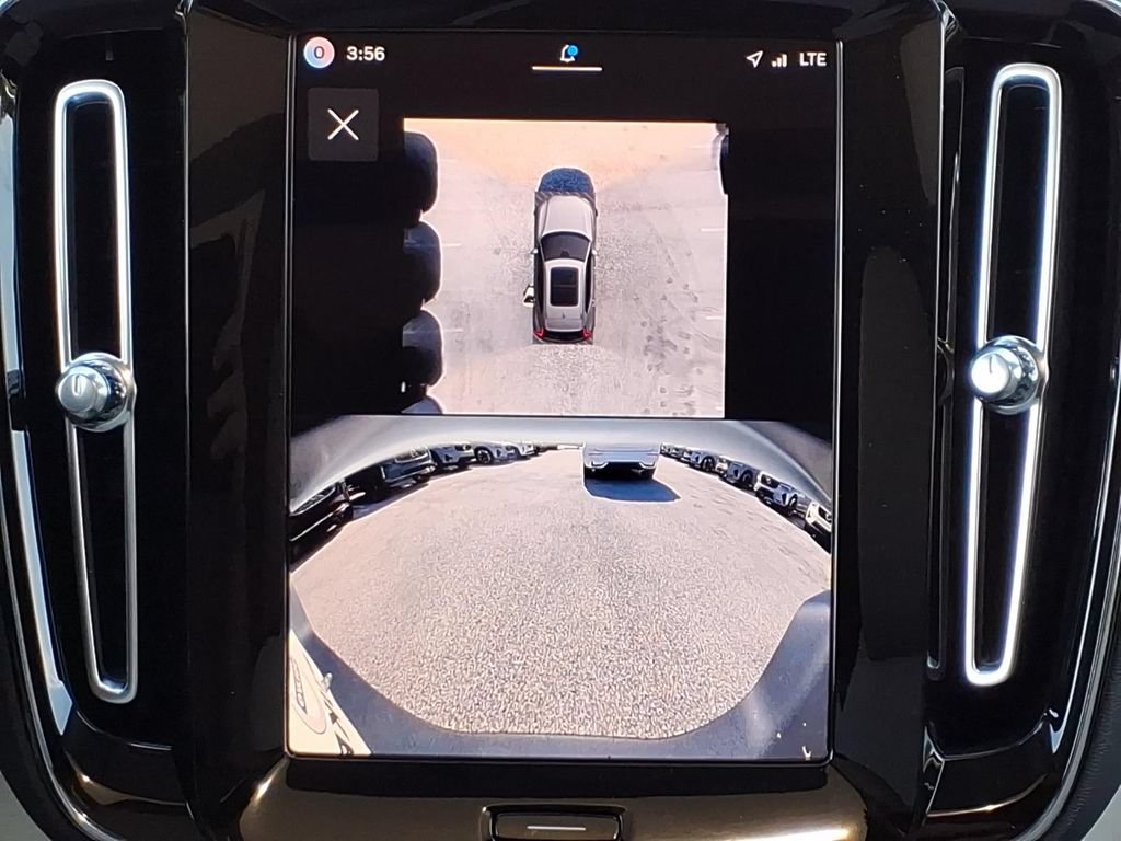 New 2026 Volvo XC40 B5 Plus w/ Climate Package AWD/4WD image 17