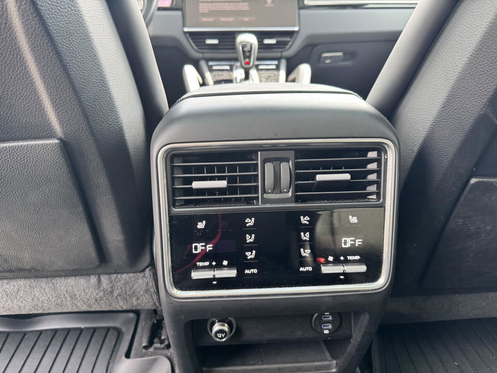 Used 2022 Porsche Cayenne S Platinum image 18