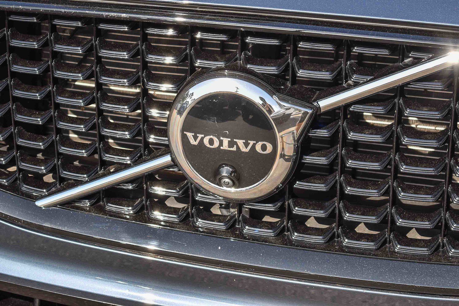 Used 2024 Volvo XC60 B5 Ultimate w/ Protection Package Premier image 9