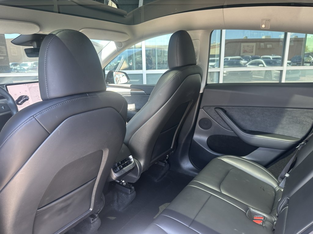 Used 2025 Tesla Model Y Long Range RWD image 35