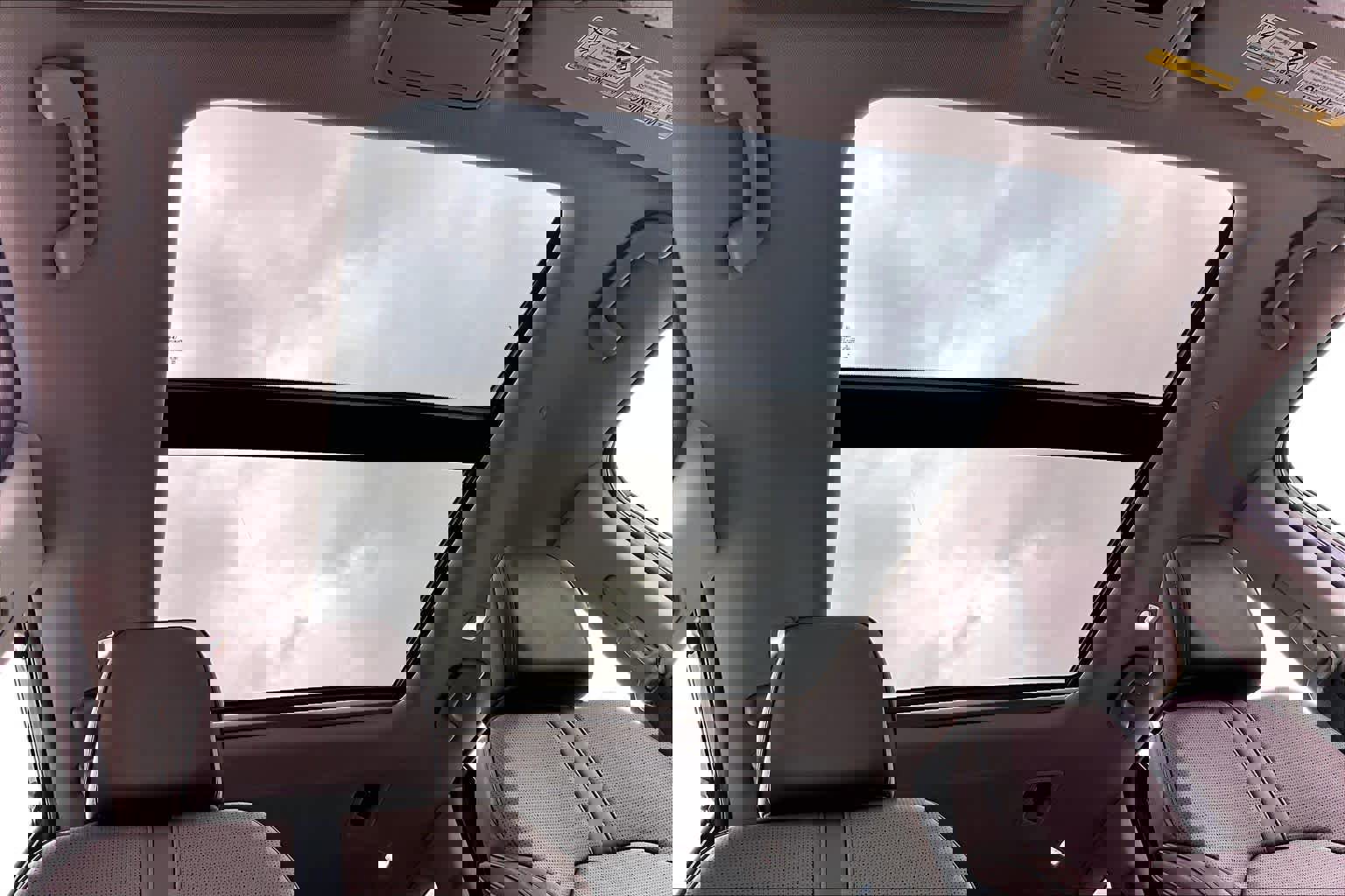 Used 2025 Honda Pilot Elite image 14