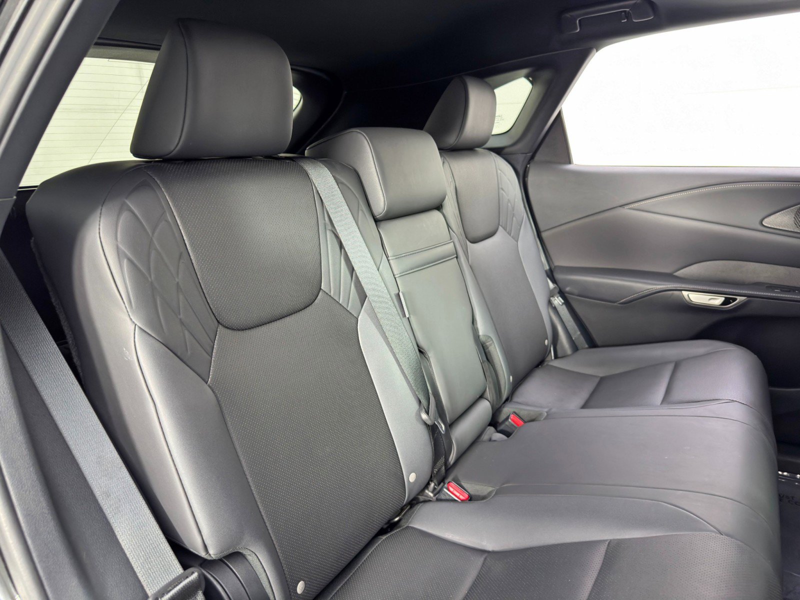 Used 2024 Lexus RX 350h w/ Convenience Package AWD/4WD image 40