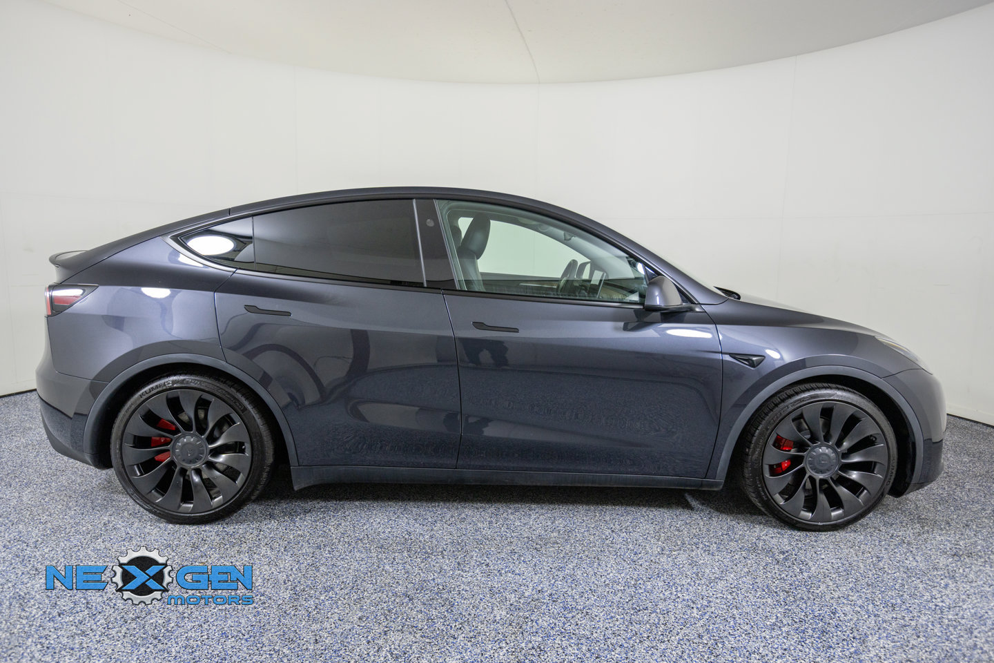Used 2025 Tesla Model Y Performance AWD/4WD image 9