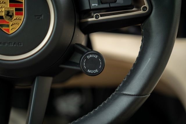 Used 2020 Porsche Taycan Turbo image 31