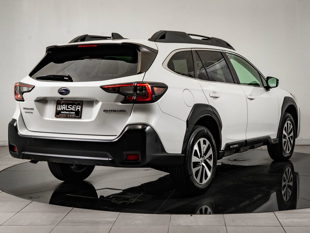 Used 2023 Subaru Outback Premium AWD/4WD image 10