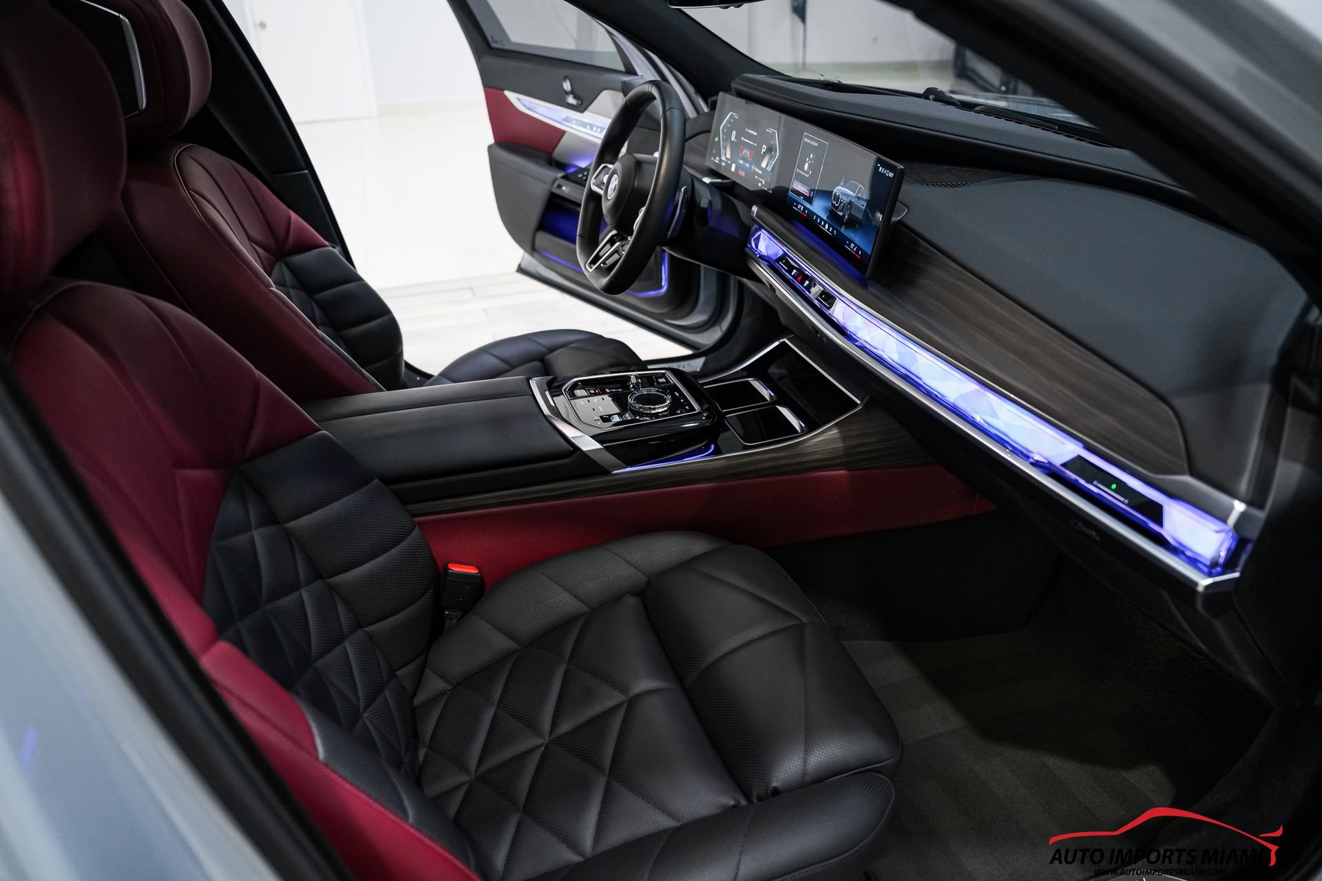 Used 2023 BMW 740i image 13