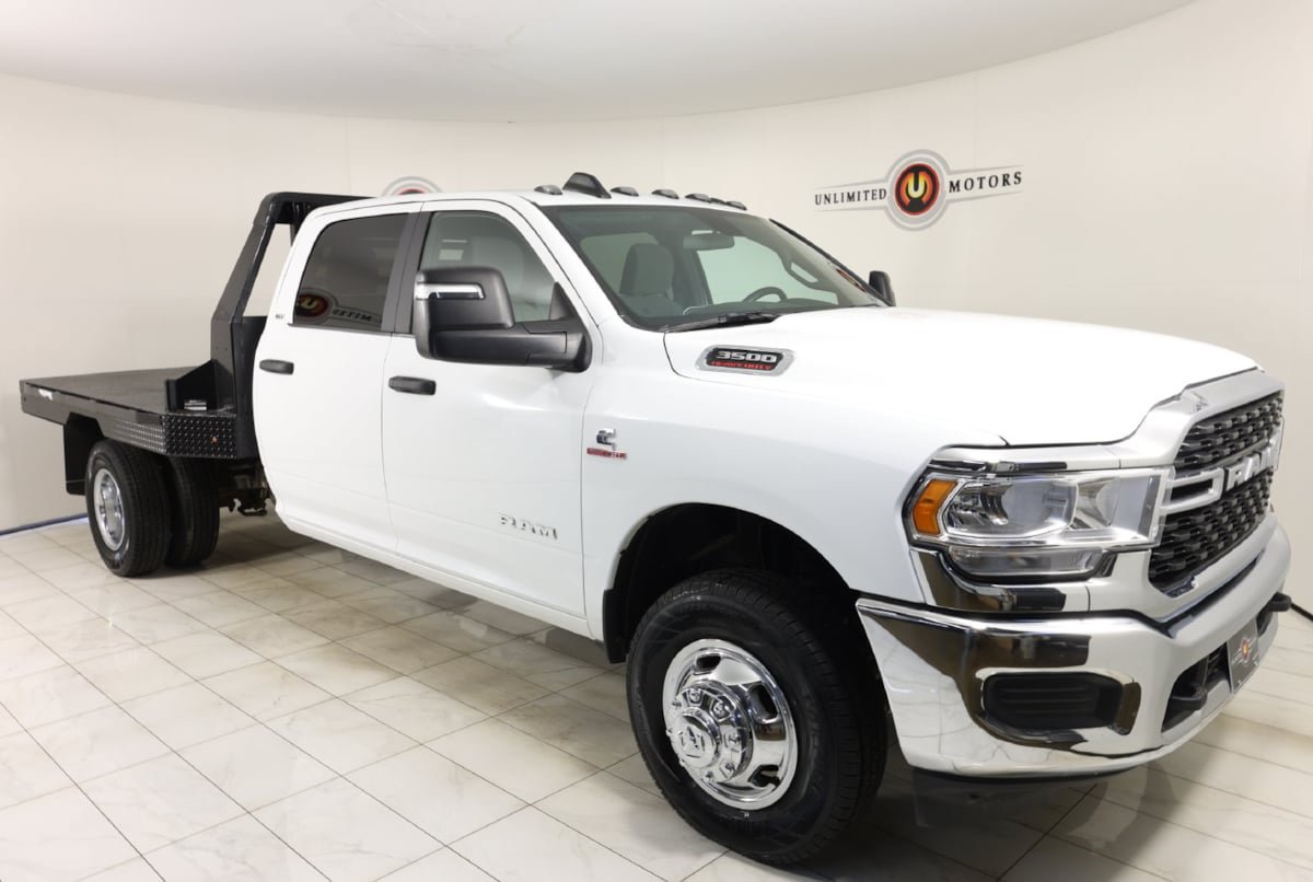 Used 2024 RAM 3500 SLT w/ Quick Order Package 2YG SLT AWD/4WD image 39