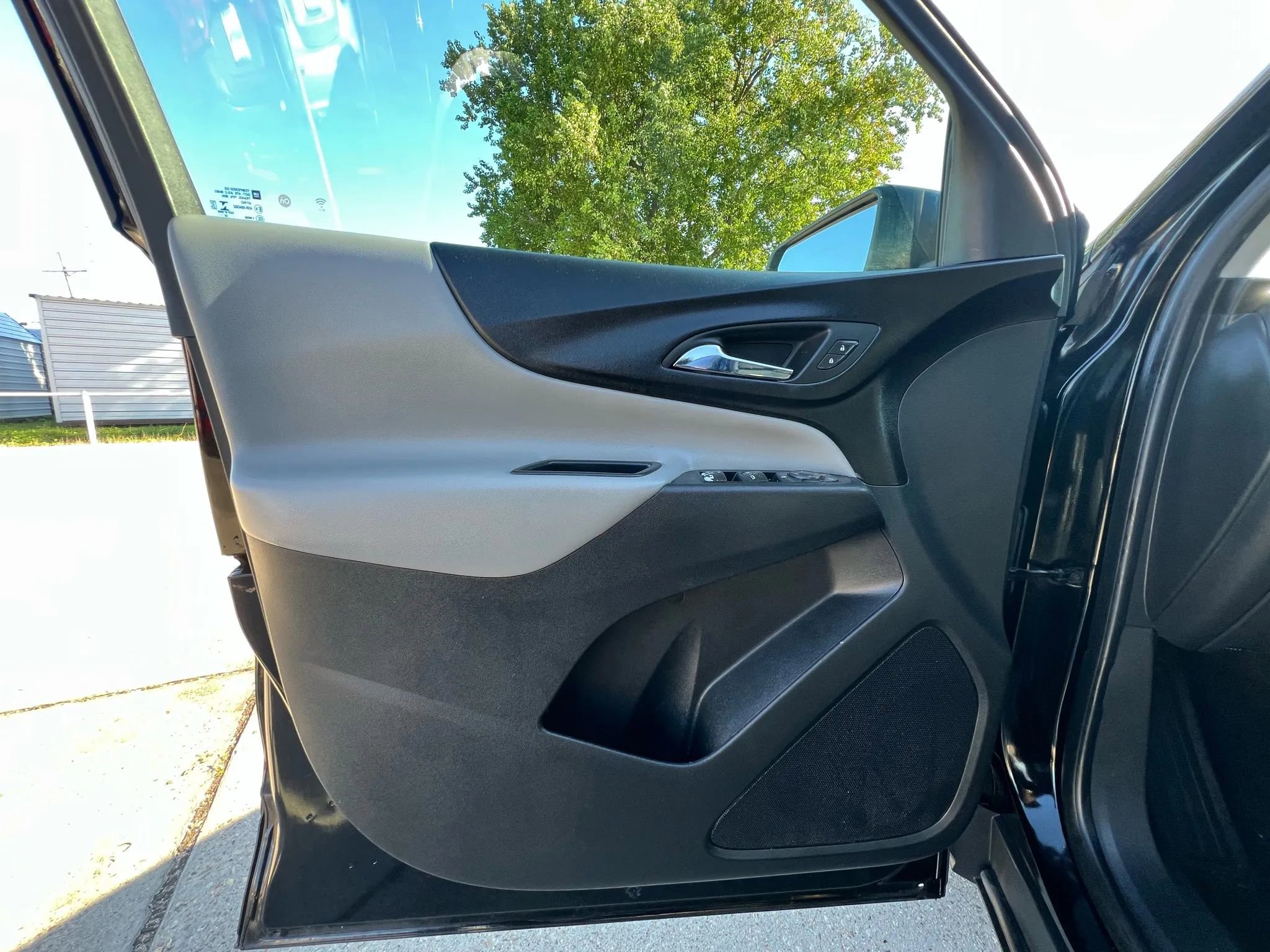 Used 2023 Chevrolet Equinox LS w/ LS Convenience Package image 9